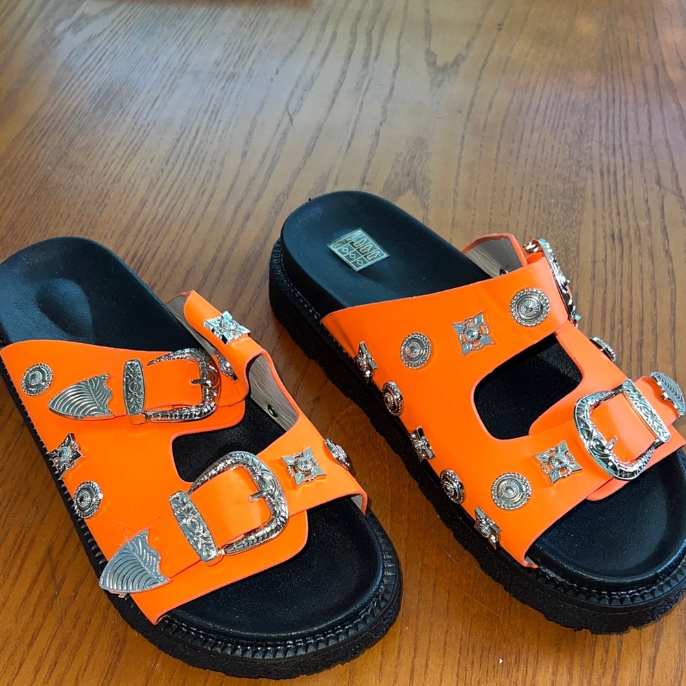 Women Sandals with Decorative Buckles - Picture 3 of 6